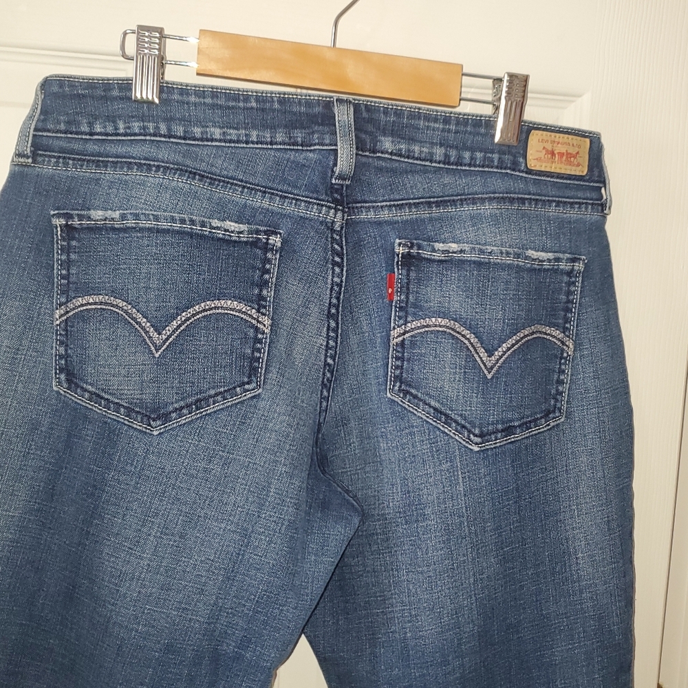 Levi's Women's Blue Straight-Leg Jeans with Signature Back Pockets